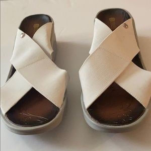 B Zees shoes nwot